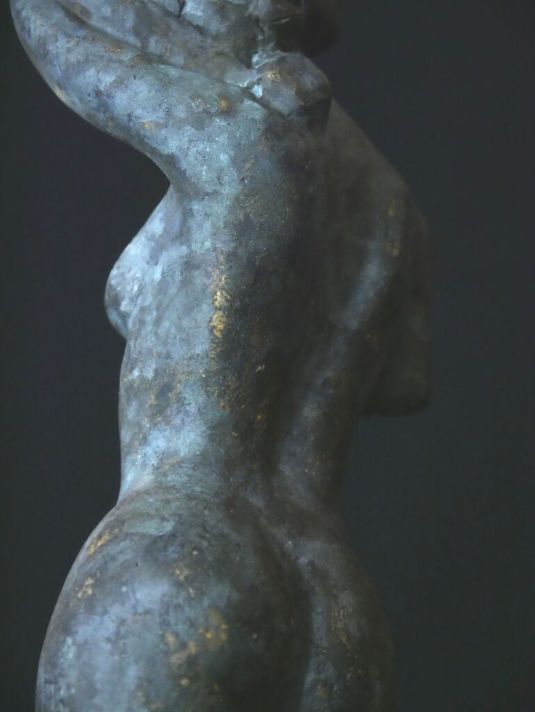 Торс скульптура